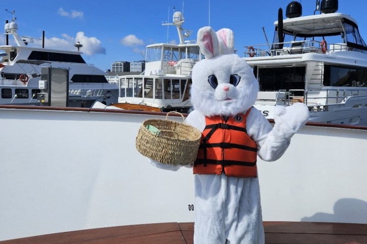 a statue of a person